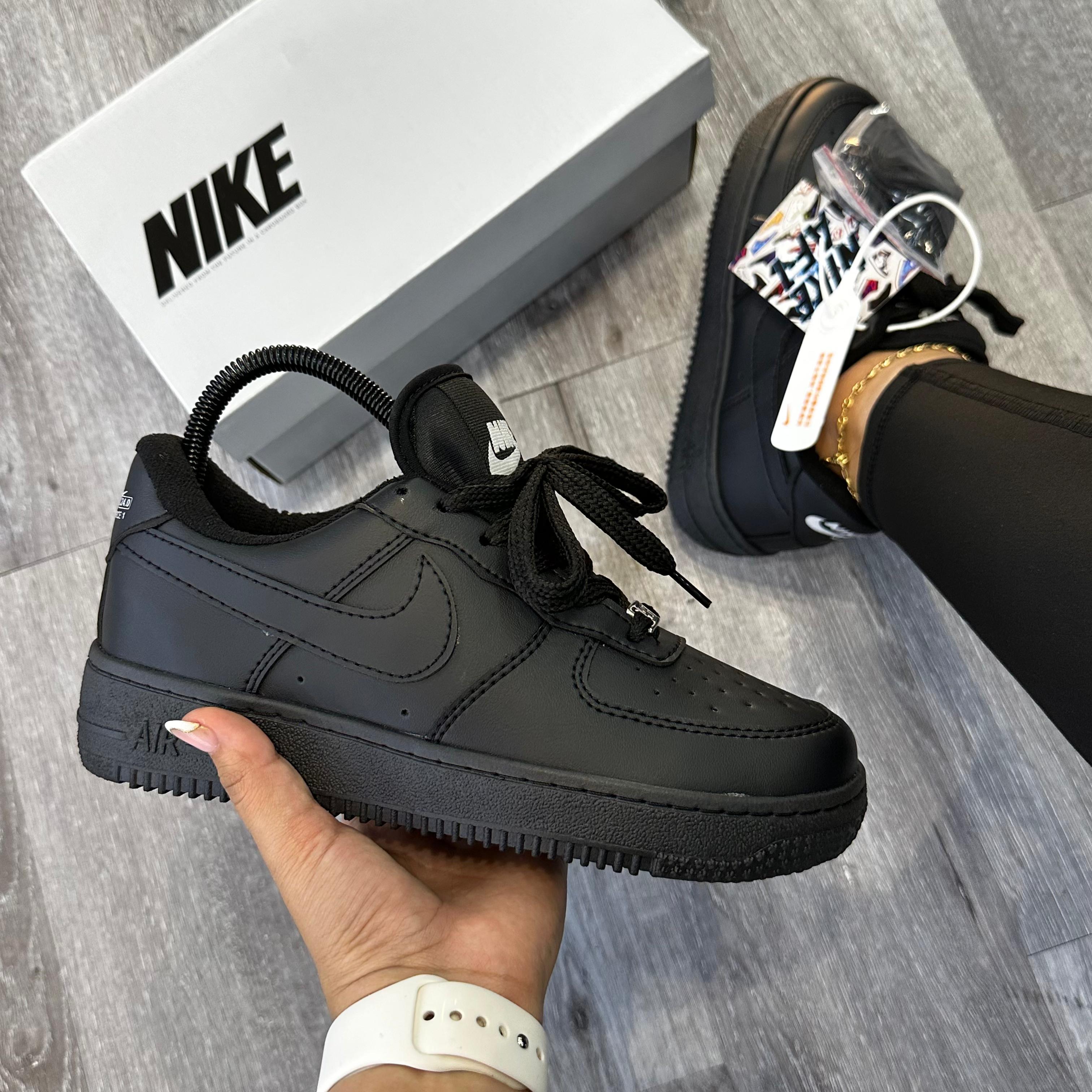 AF1 NEGRO